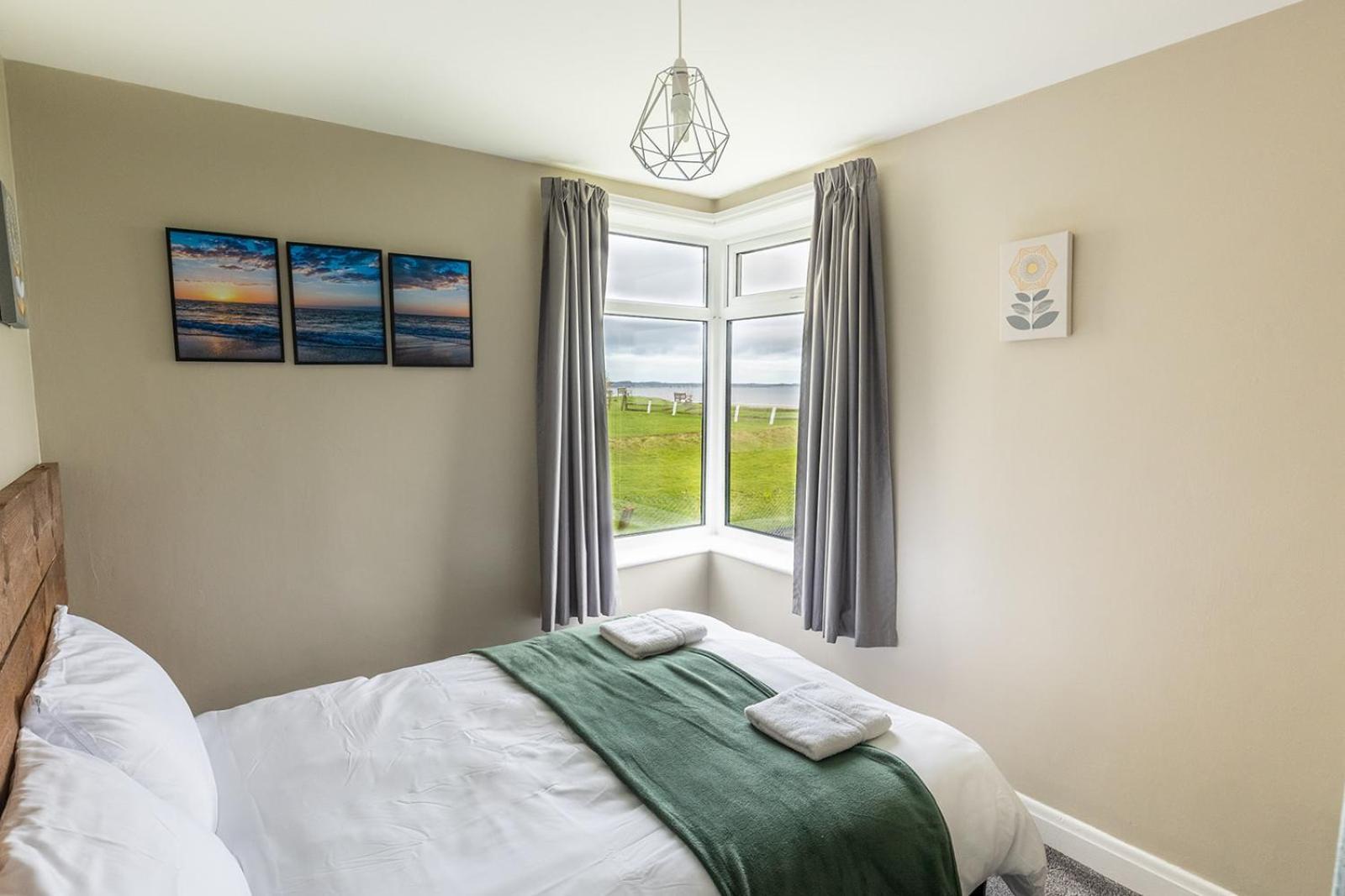 Beachfront Apartment - Ground Floor Apartment With Sea Views, Next To The Beach, Bridlington, North Yorkshire Bessingby Exterior foto